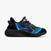 Load image into Gallery viewer, GLOBE Kids' Mesh Knit Sneakers - Black